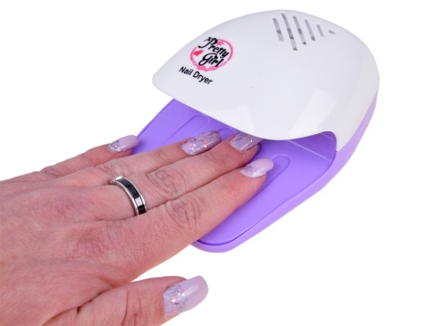 Kuferek z kosmetykami do makijaż paznokcie Kuferek z kosmetykami do makijaż paznokcie